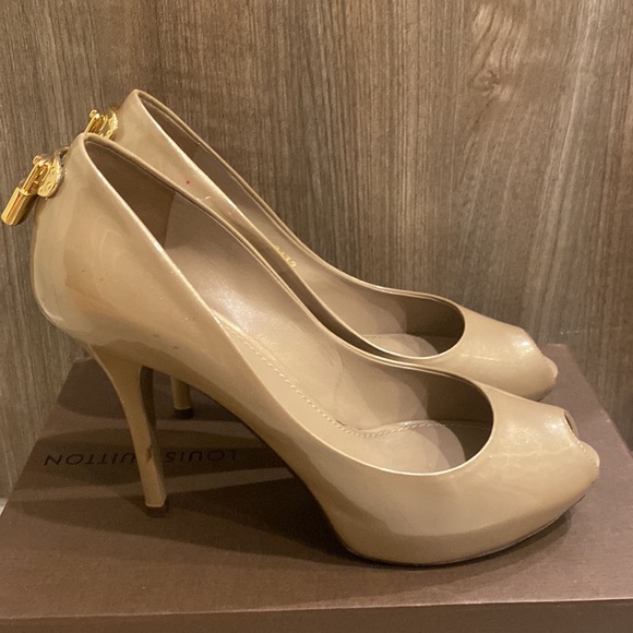 Gorgeous Louis Vuitton Heels - Picture 6 of 7
